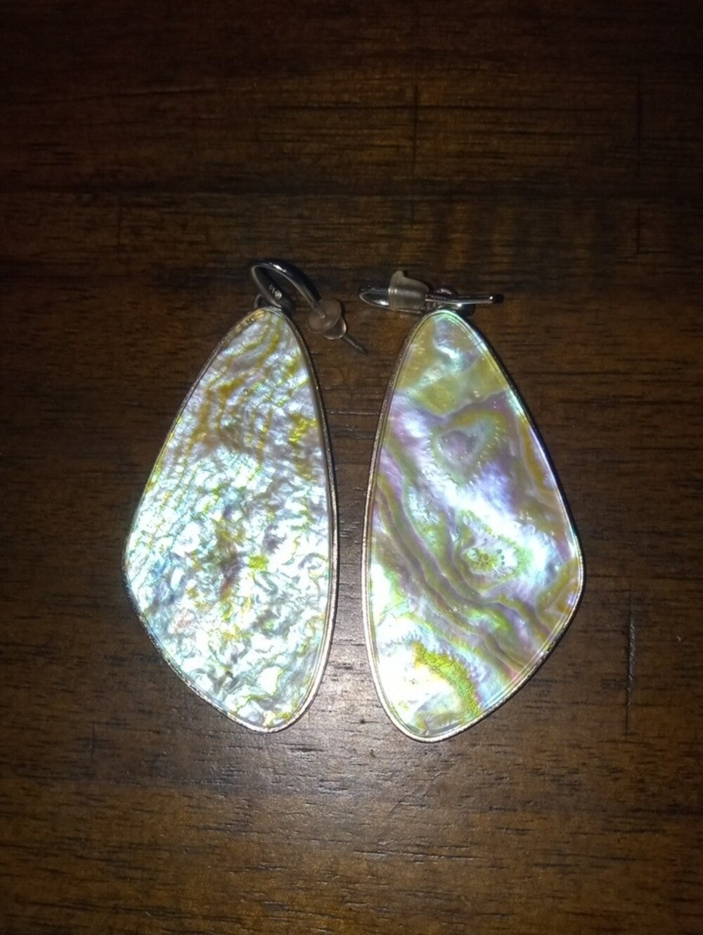 Kendra Scott Iridescent Mother-of-Pearl Drop Earrings - White & Pale Gold Tones - Picture 4 of 6
